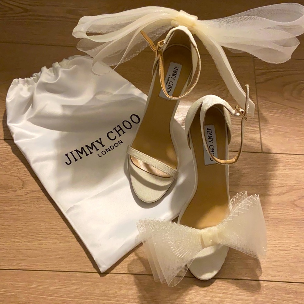 Ivory heels with Detachable bows